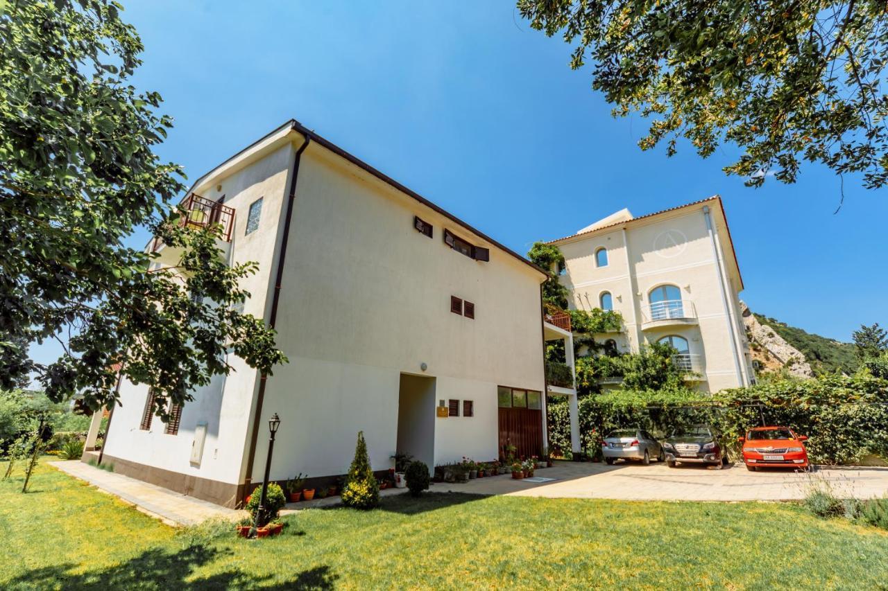 Apartments Viktorija Petrovac Eksteriør bilde