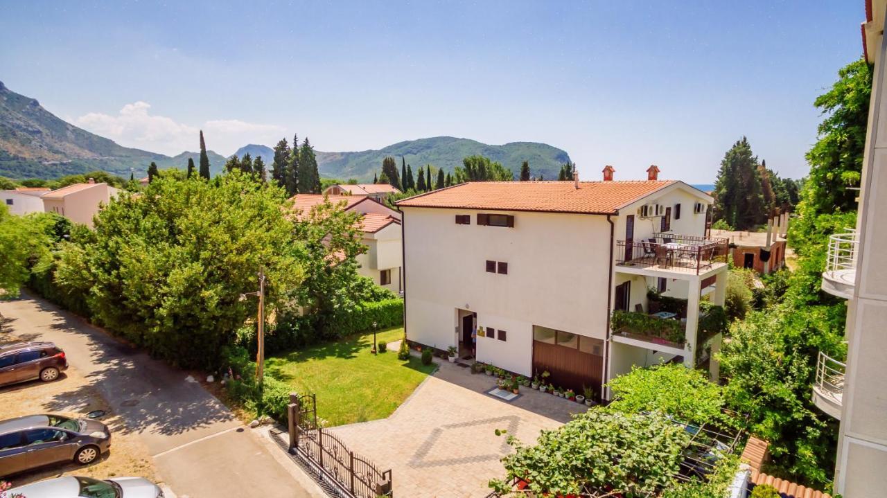 Apartments Viktorija Petrovac Eksteriør bilde