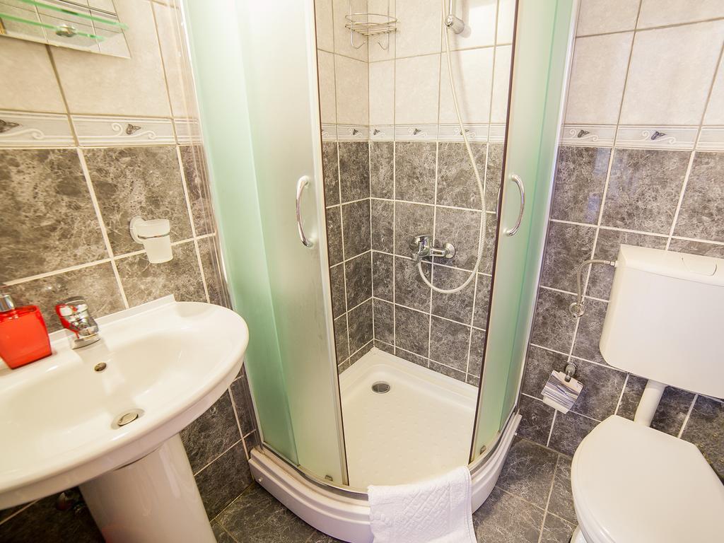 Apartments Viktorija Petrovac Rom bilde