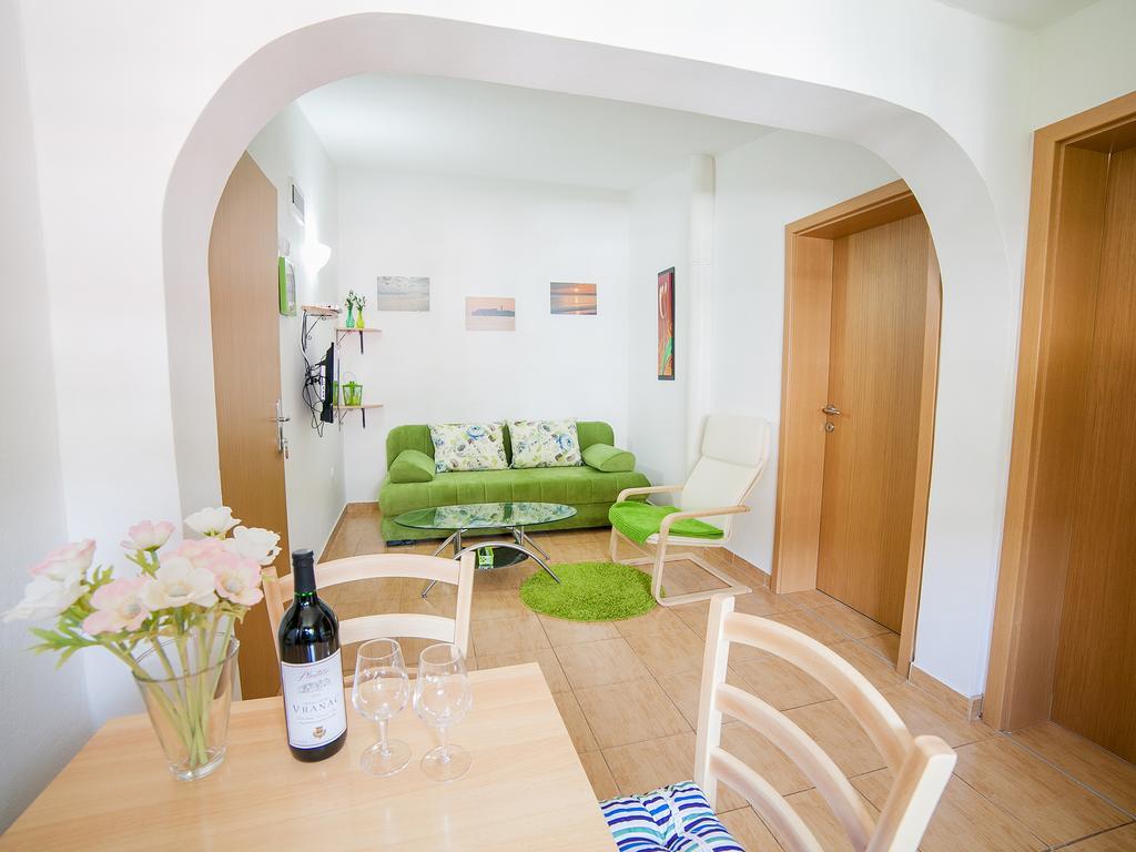 Apartments Viktorija Petrovac Rom bilde