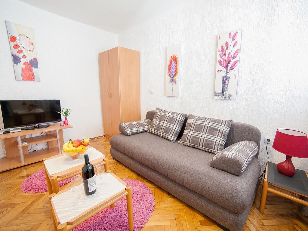 Apartments Viktorija Petrovac Rom bilde