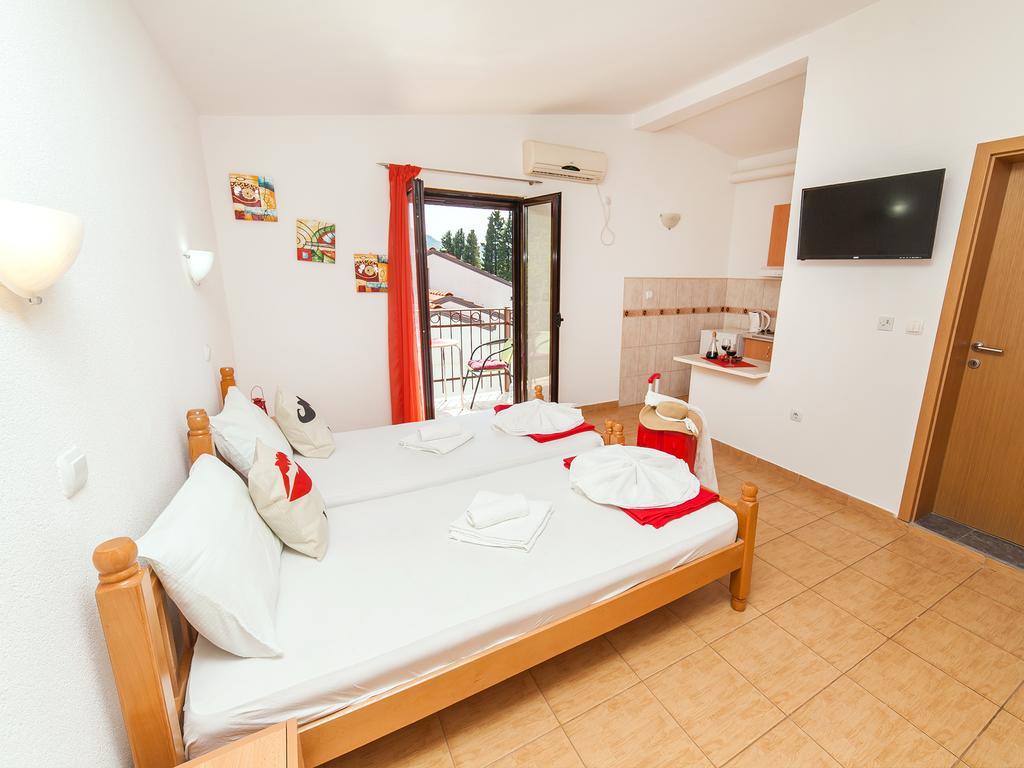 Apartments Viktorija Petrovac Rom bilde